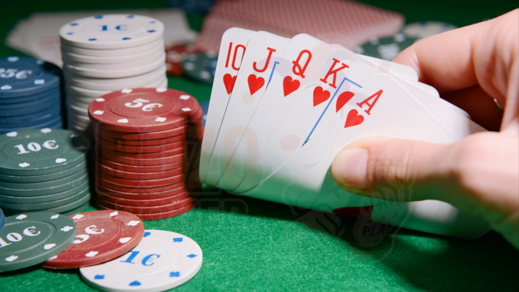 德州撲克實戰場景：展示如何判斷手牌是否組成順子以及與籌碼的關聯